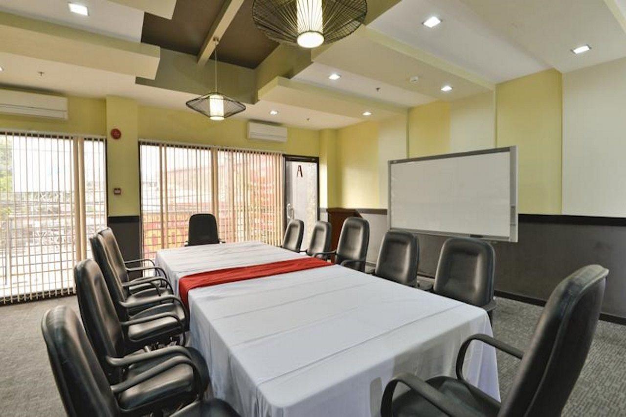 Hotel Express Mabolo 3*